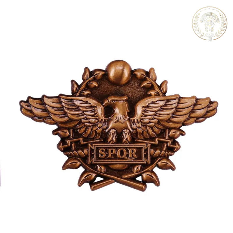 Broche Águia SPQR – O Símbolo Supremo de Roma no Seu Peito