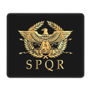Mouse Pad SPQR Roma Antiga – Conforto Tático e Estilo Imperial na Sua Mesa