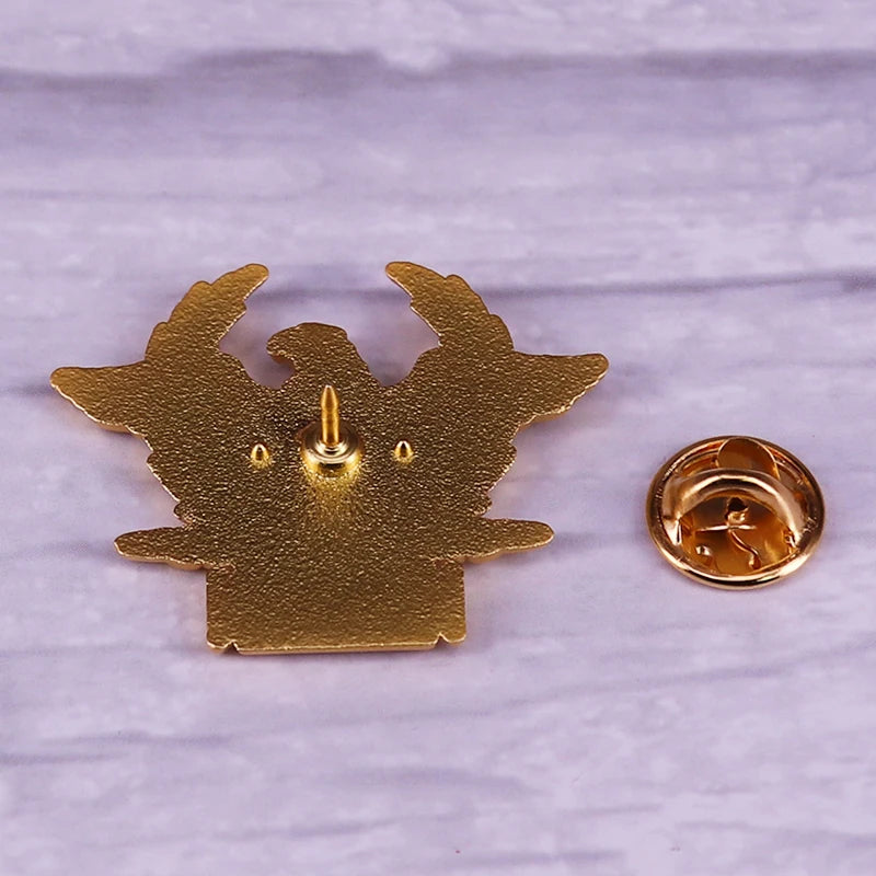 Broche Águia SPQR Dourado – Símbolo do Império Romano
