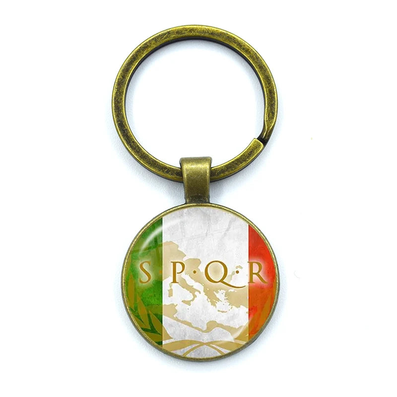 Pingente SPQR Roma Antiga – Carregue o Símbolo de um Império no Bolso