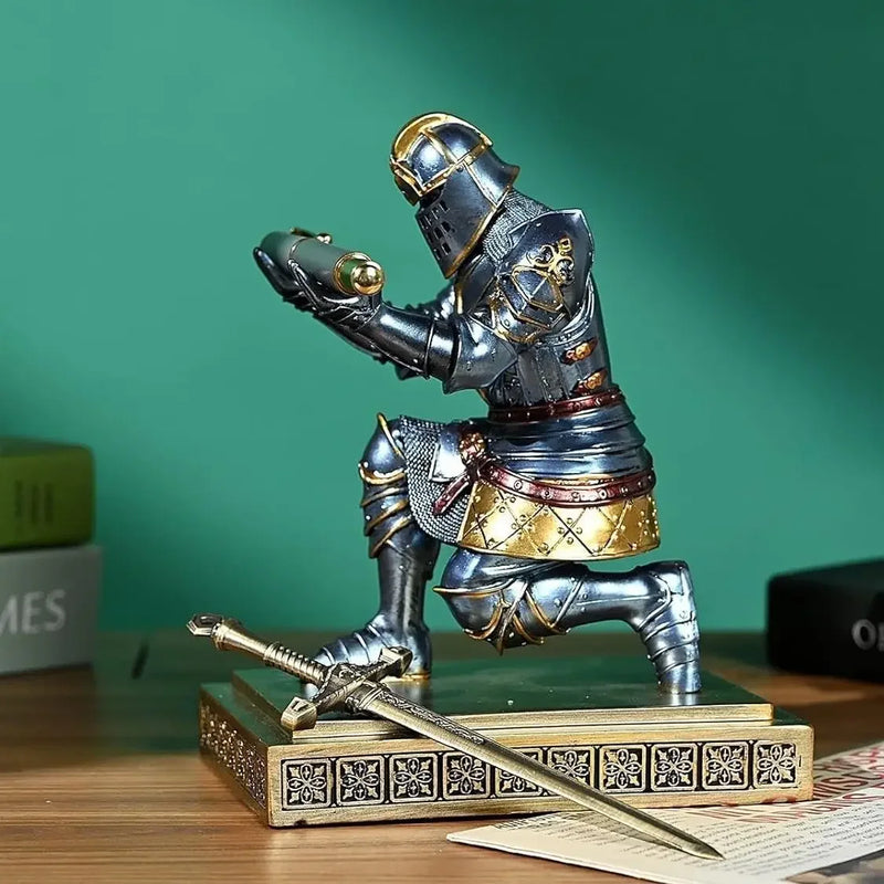 Porta-Canetas Armadura Romana – Design Histórico com Funcionalidade Moderna