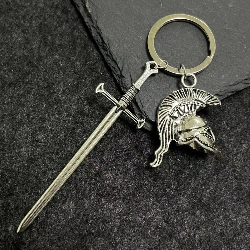 Chaveiro Espada e Capacete Romano – Um Símbolo de Honra no Bolso